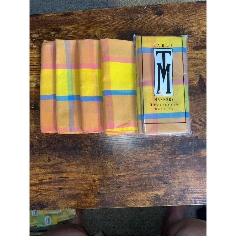 TM Table Manners Plaid 17” x 17” Cloth Table  Napkins - Set of 8